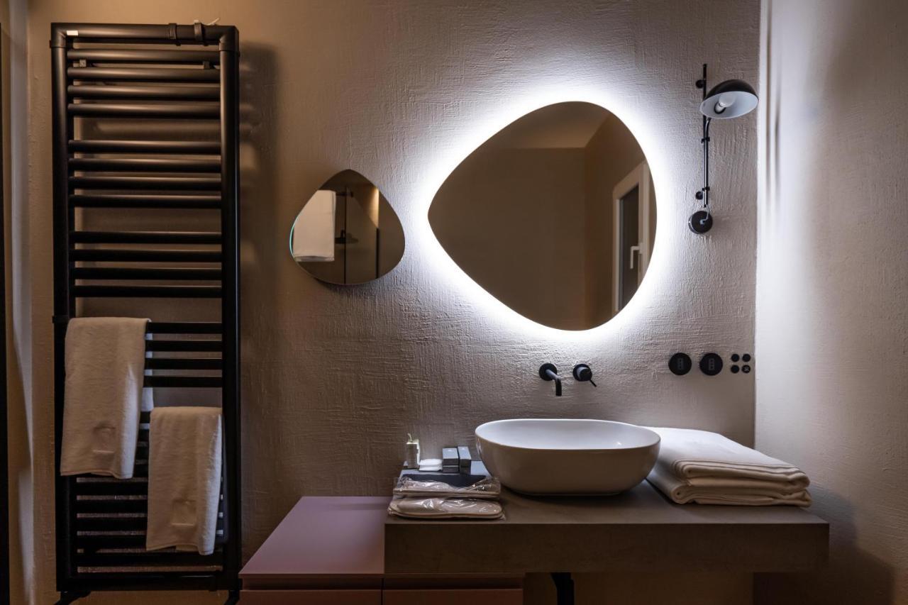 Locanda Moderna Carlambroeus Montevecchia Esterno foto