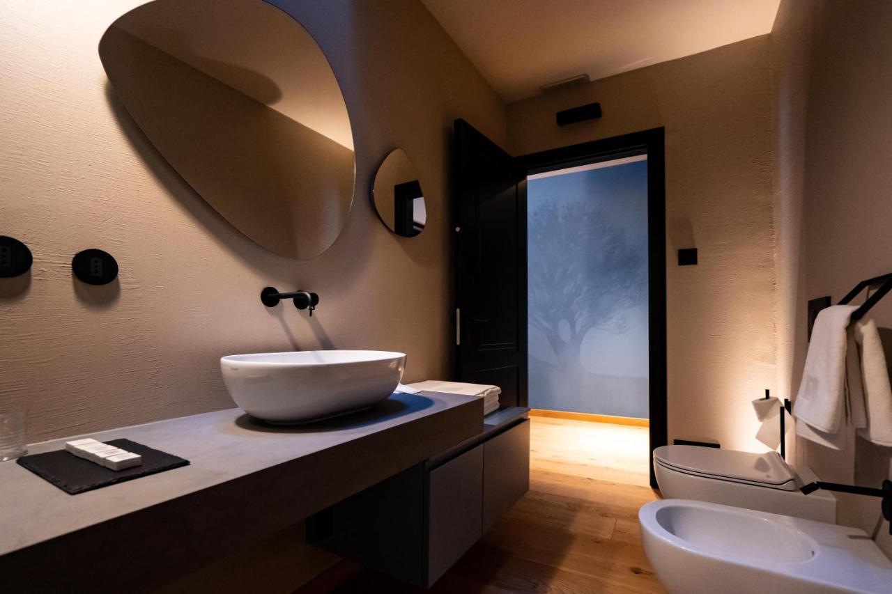 Locanda Moderna Carlambroeus Montevecchia Esterno foto